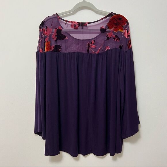SALE!! Hannah Purple Bell Sleeve Blouse 1X Relaxed Fit Velvet Floral Neckline - Picture 5 of 11